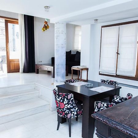 شقة أثينا  في Unique Apt W/ Veranda Walking Distance To Sites المظهر الخارجي الصورة