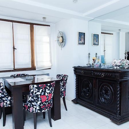 شقة أثينا  في Unique Apt W/ Veranda Walking Distance To Sites المظهر الخارجي الصورة