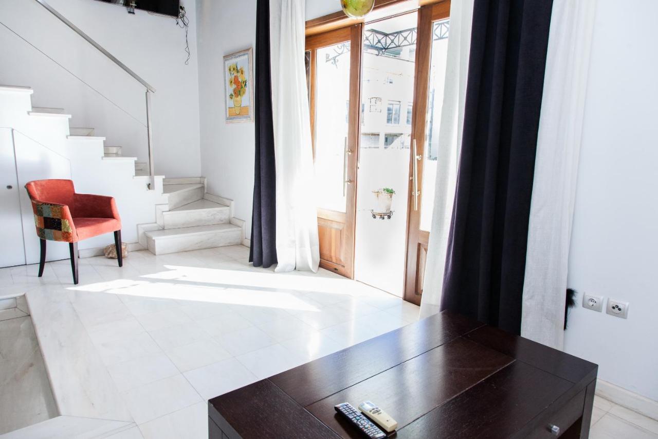 شقة أثينا  في Unique Apt W/ Veranda Walking Distance To Sites المظهر الخارجي الصورة