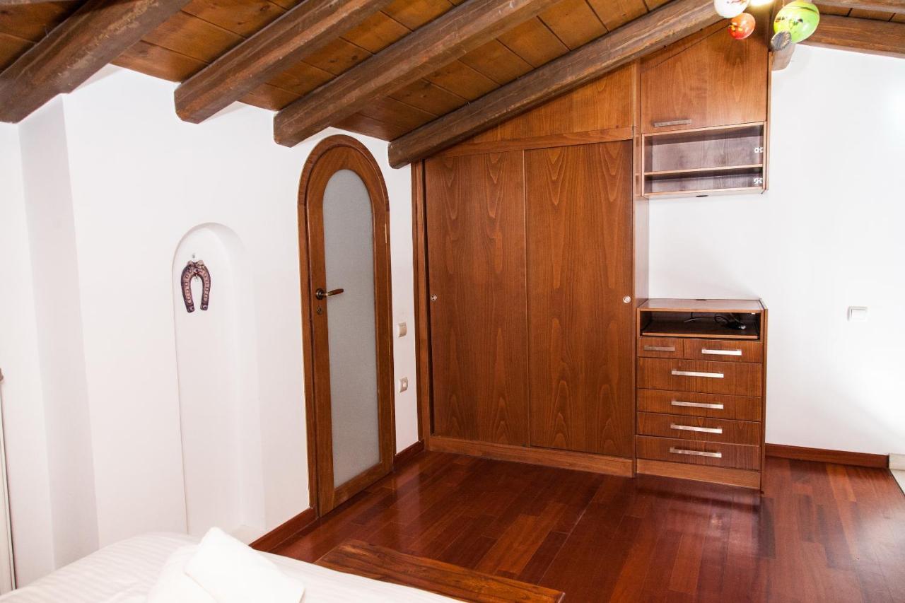 شقة أثينا  في Unique Apt W/ Veranda Walking Distance To Sites المظهر الخارجي الصورة