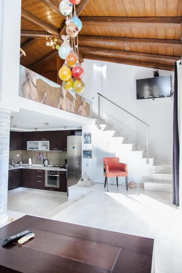 شقة أثينا  في Unique Apt W/ Veranda Walking Distance To Sites المظهر الخارجي الصورة